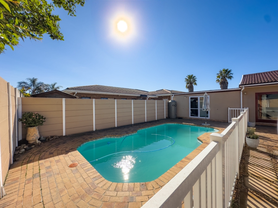 3 Bedroom Property for Sale in Soneike Western Cape